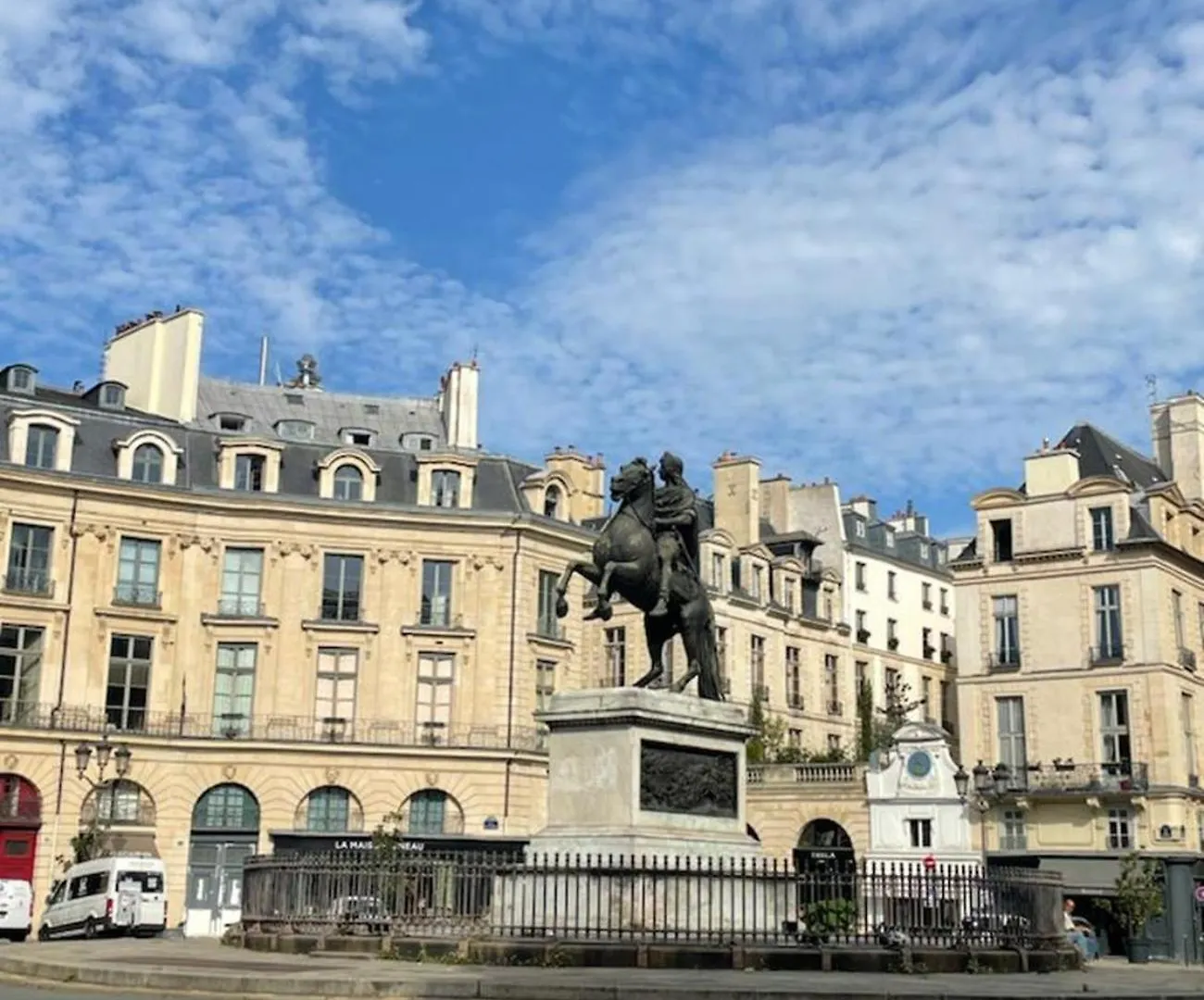 Urban Flat 155 - Luxury 2 Bedroom Flat In Paris